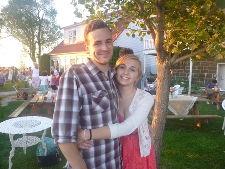 JT_and_Cass_in_Burns_cute.JPG