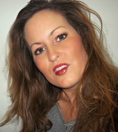 Juliann_September_7_lip_gloss.jpg