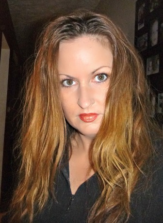 Photo_of_me_for_next_posting_of_hair_or_skin_or_lips.jpg